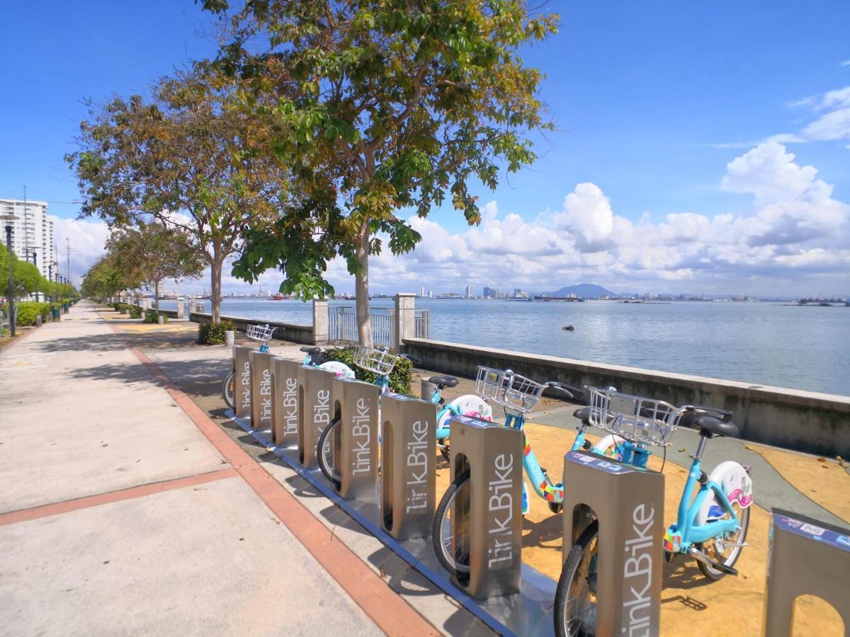 Maritime Suites By Comfy George Town Exterior foto